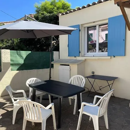 Maison Avec Cour Situee A 2 Minutes Des Plages سيكس-فور-لو-بلاج