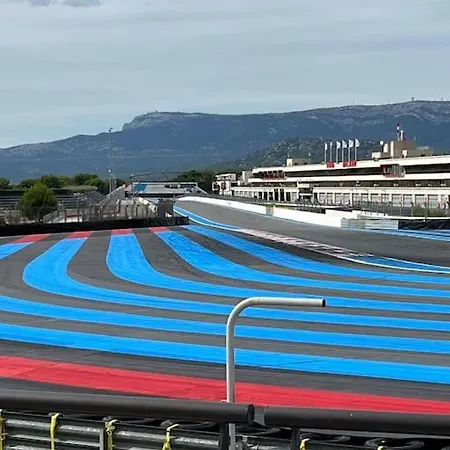 Hébergement de vacances Maison Avec Cour Situee A 2 Minutes Des Plages Six-Fours-les-Plages